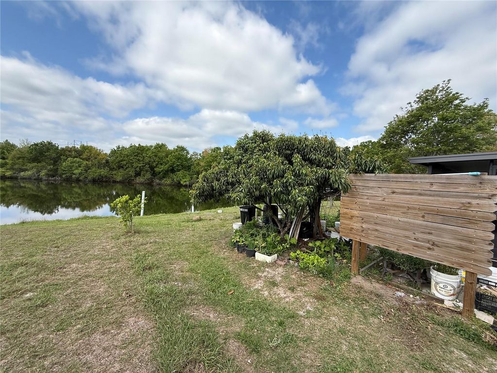 Image 30 of property listing at 14022 CITRUS POINTE DRIVE, Tampa, FL 33625