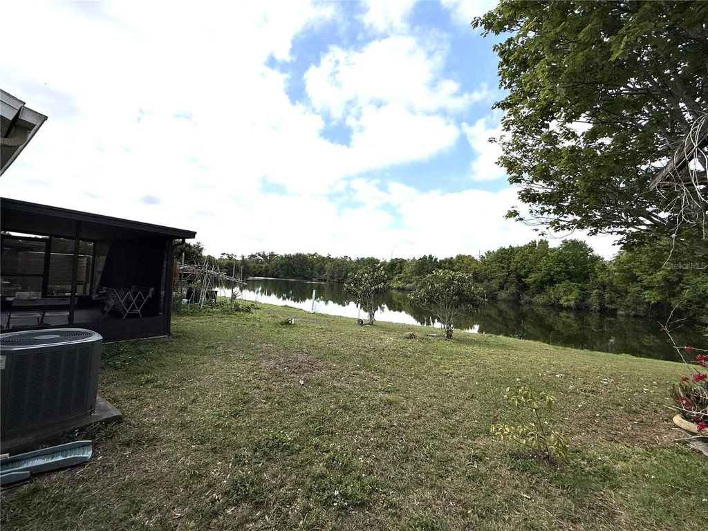 Image 33 of property listing at 14022 CITRUS POINTE DRIVE, Tampa, FL 33625