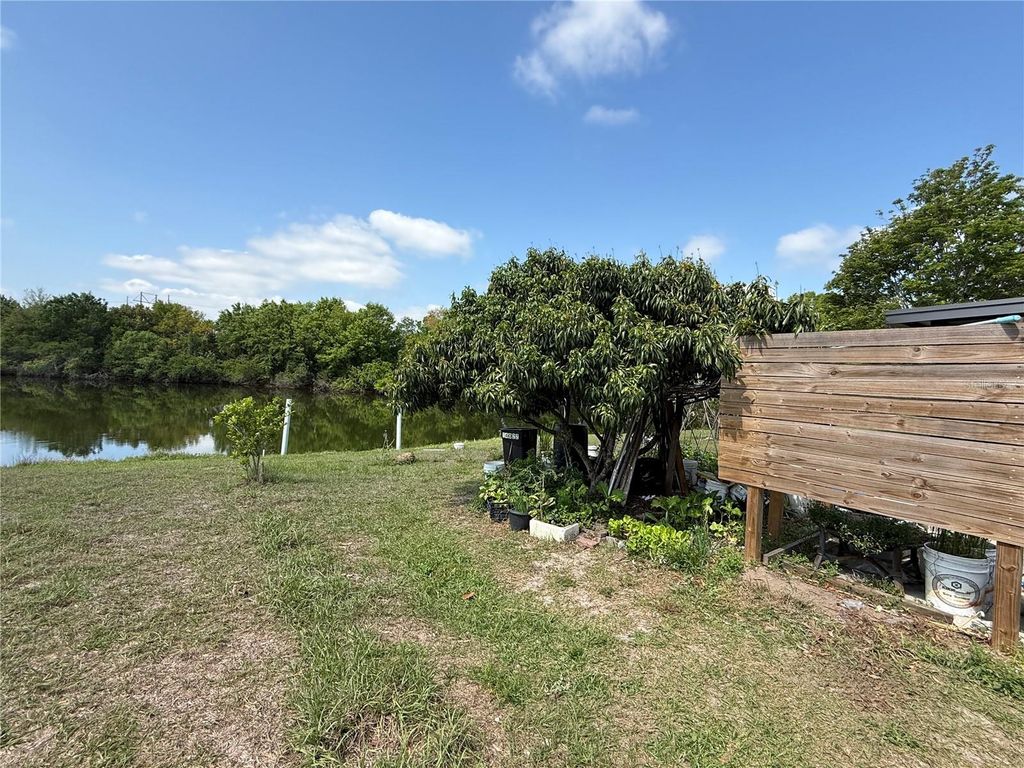 Image 35 of property listing at 14022 CITRUS POINTE DRIVE, Tampa, FL 33625