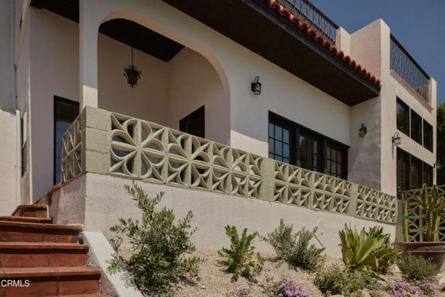 1612 Redcliff Street, Los Angeles, CA 90026
