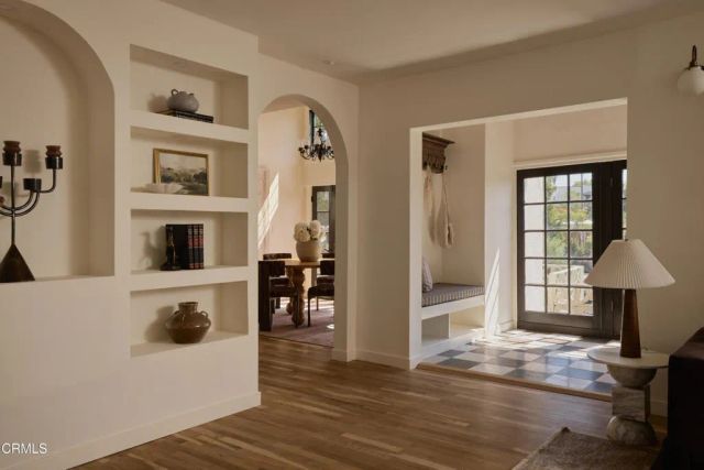 1612 Redcliff Street, Los Angeles, CA 90026