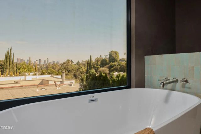 1612 Redcliff Street, Los Angeles, CA 90026