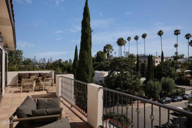 1612 Redcliff Street, Los Angeles, CA 90026