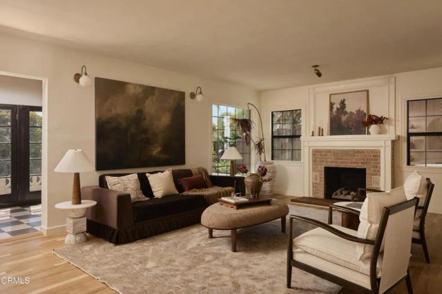 1612 Redcliff Street, Los Angeles, CA 90026