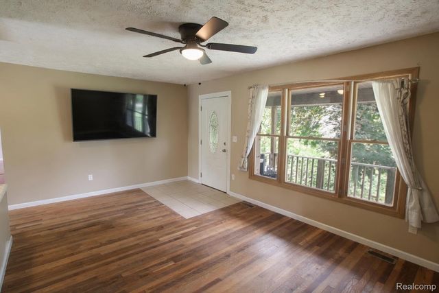 8040 Smith Road, Argentine Township, MI 48436