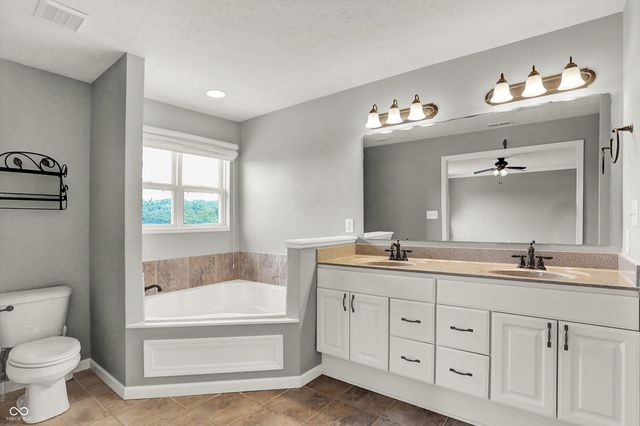 11455 Clay Hill Lane UNIT 104, Fishers, IN 46037