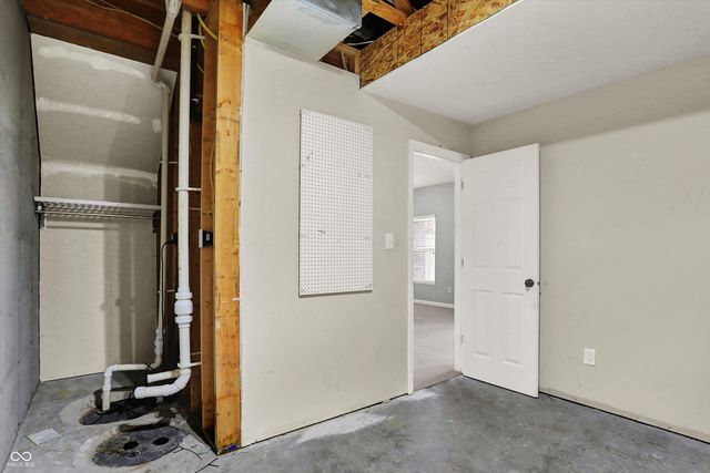 11455 Clay Hill Lane UNIT 104, Fishers, IN 46037