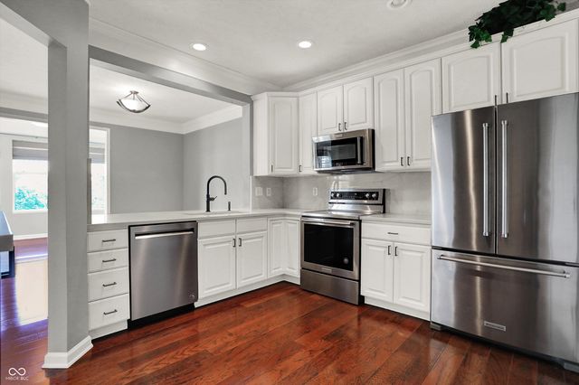 11455 Clay Hill Lane UNIT 104, Fishers, IN 46037