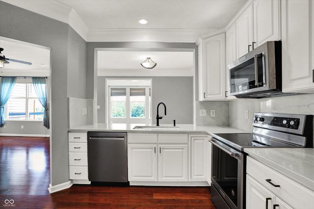 11455 Clay Hill Lane UNIT 104, Fishers, IN 46037