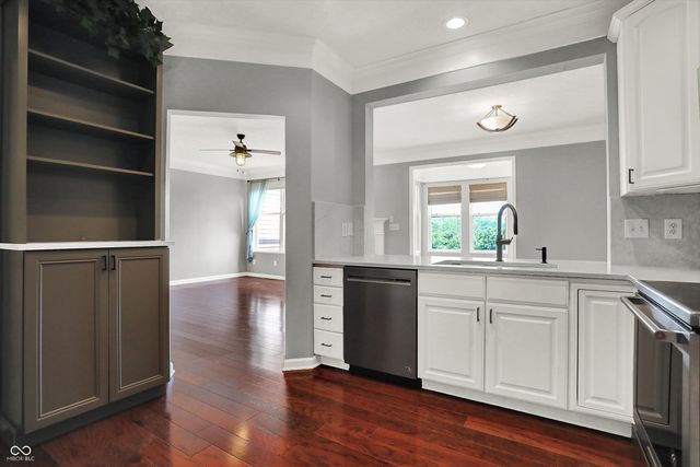 11455 Clay Hill Lane UNIT 104, Fishers, IN 46037