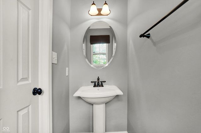11455 Clay Hill Lane UNIT 104, Fishers, IN 46037