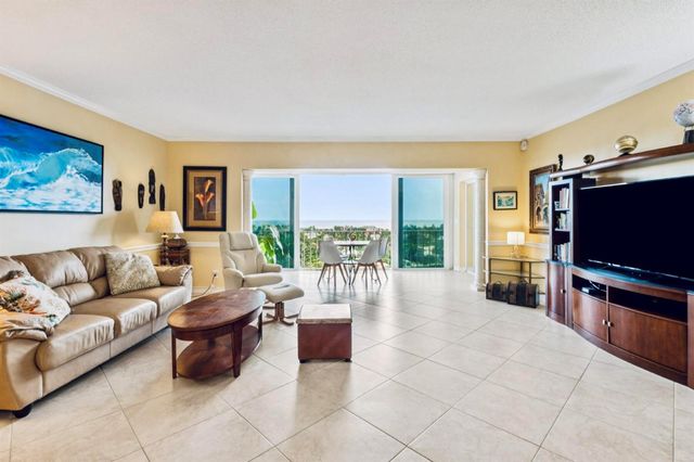 555 SE 6th Avenue 11d, Delray Beach, FL 33483
