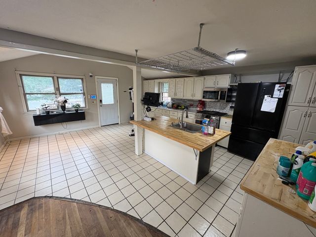 50 Alice Rd, Raynham, MA 02767