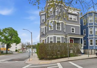 28 Church St 3, Boston, MA 02122