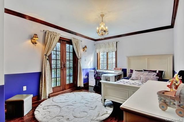 15 Hilltop Drive, Manhasset, NY 11030