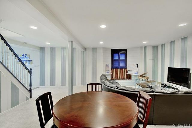 15 Hilltop Drive, Manhasset, NY 11030