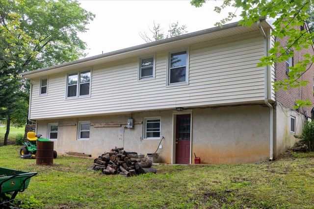 2266 Medford RD, Salem, VA 24153