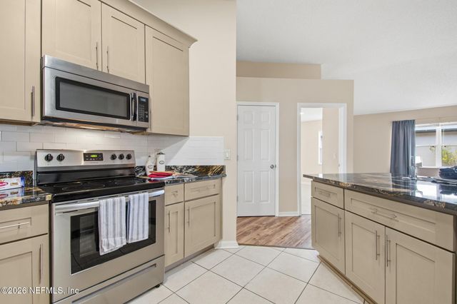 33 PHOENIX Lane, Palm Coast, FL 32164