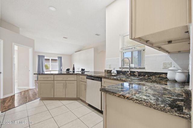 33 PHOENIX Lane, Palm Coast, FL 32164