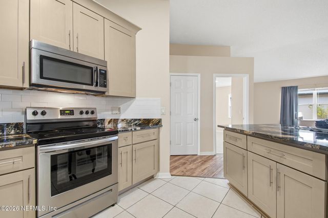 33 PHOENIX Lane, Palm Coast, FL 32164