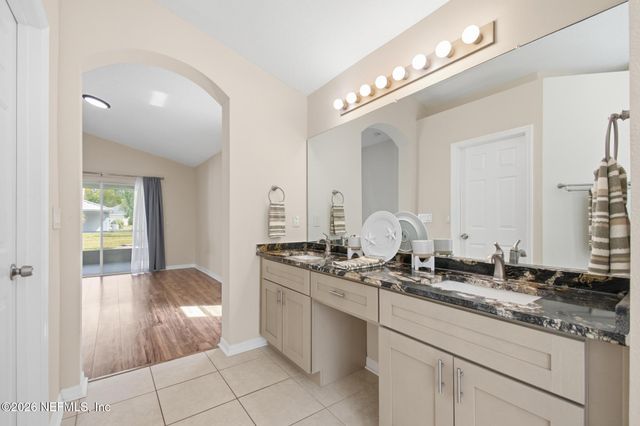 33 PHOENIX Lane, Palm Coast, FL 32164