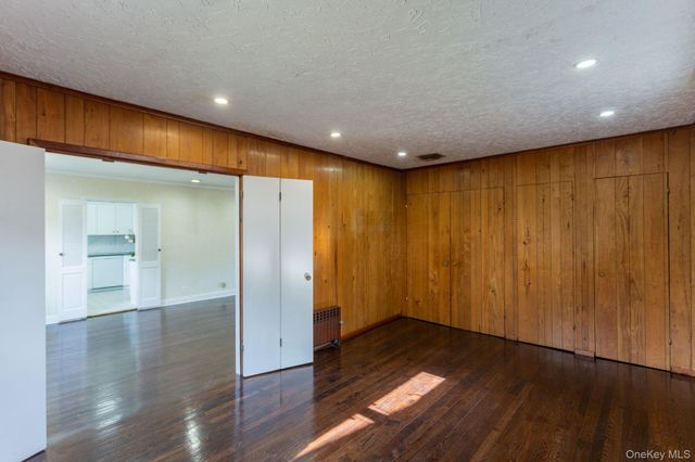 85-32 213th Street, Hollis Hills, NY 11427