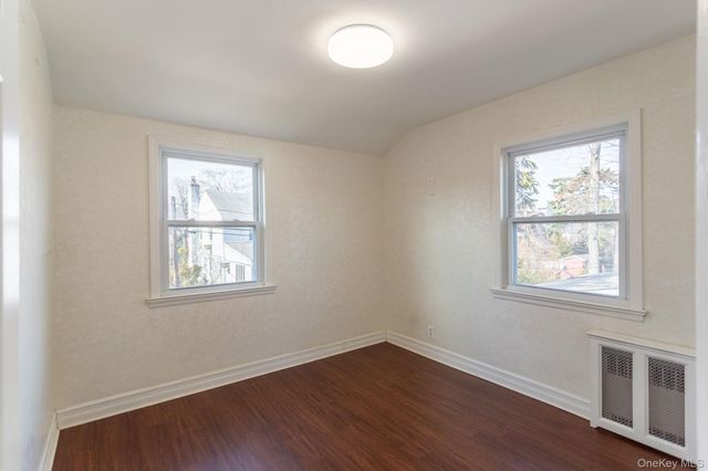 85-32 213th Street, Hollis Hills, NY 11427