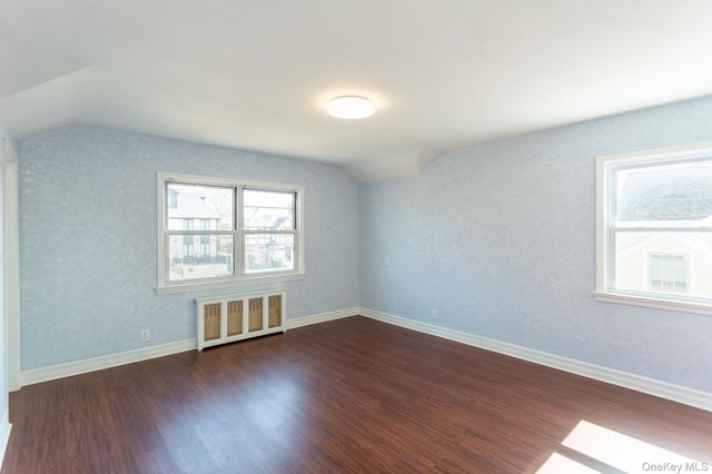 85-32 213th Street, Hollis Hills, NY 11427