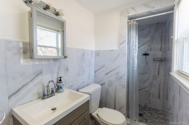 85-32 213th Street, Hollis Hills, NY 11427