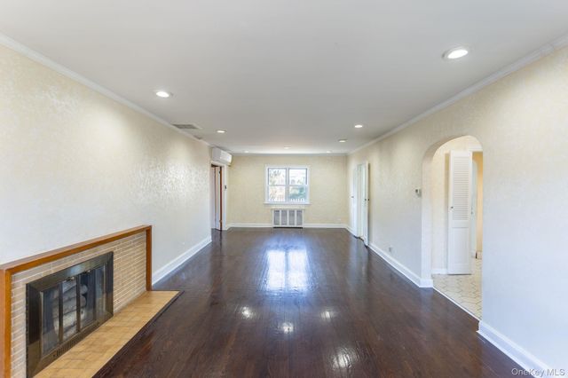 85-32 213th Street, Hollis Hills, NY 11427