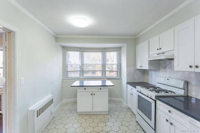 85-32 213th Street, Hollis Hills, NY 11427