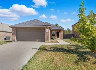 3408 Robin Road, Ennis, TX 75119