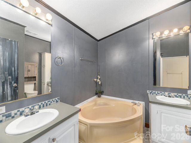 152 Hollon Cove, Waynesville, NC 28786
