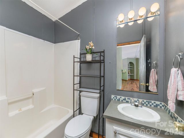 152 Hollon Cove, Waynesville, NC 28786