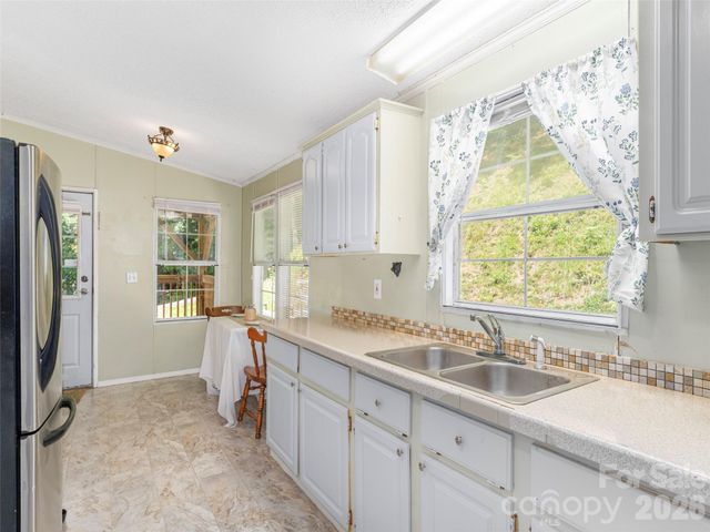 152 Hollon Cove, Waynesville, NC 28786