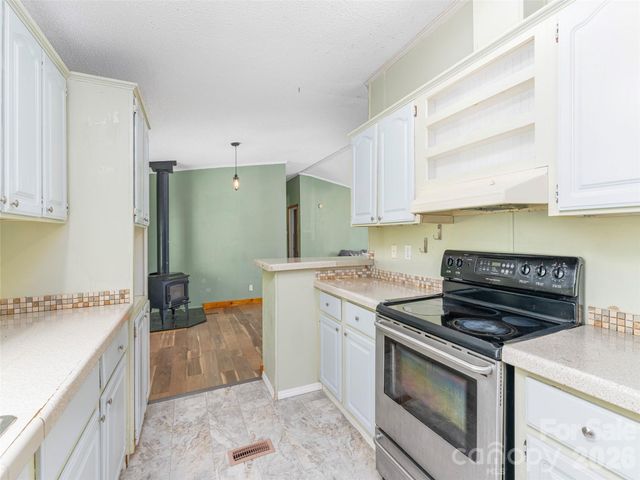 152 Hollon Cove, Waynesville, NC 28786