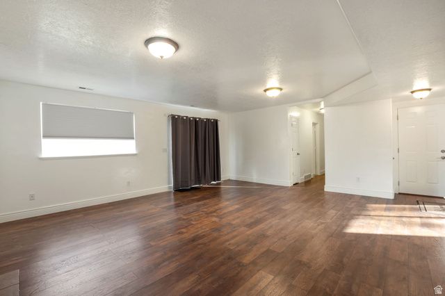 970 W FOX HOLLOW DR, North Salt Lake, UT 84054