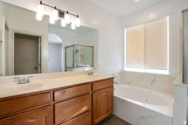 970 W FOX HOLLOW DR, North Salt Lake, UT 84054