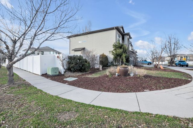 970 W FOX HOLLOW DR, North Salt Lake, UT 84054