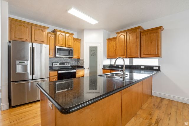 970 W FOX HOLLOW DR, North Salt Lake, UT 84054