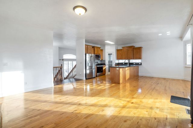 970 W FOX HOLLOW DR, North Salt Lake, UT 84054