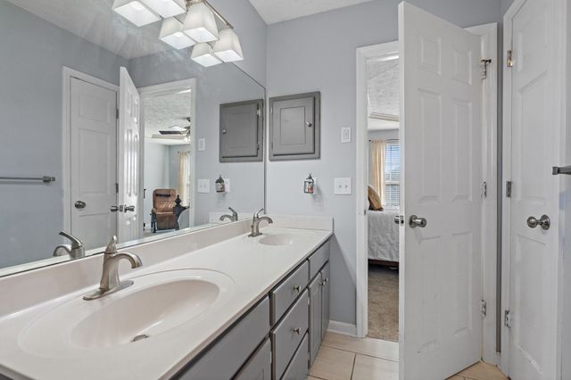 649 Woodburn Dr, Smyrna, TN 37167