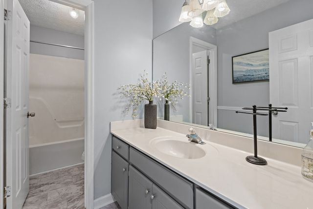 649 Woodburn Dr, Smyrna, TN 37167