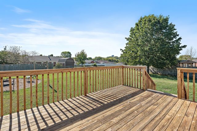 649 Woodburn Dr, Smyrna, TN 37167