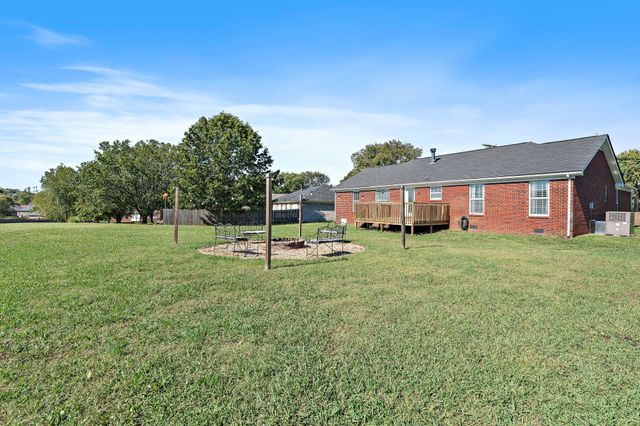 649 Woodburn Dr, Smyrna, TN 37167