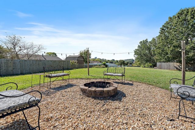 649 Woodburn Dr, Smyrna, TN 37167