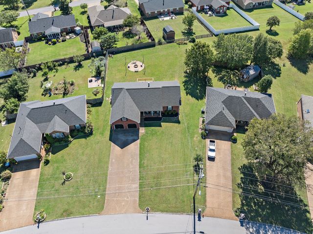 649 Woodburn Dr, Smyrna, TN 37167