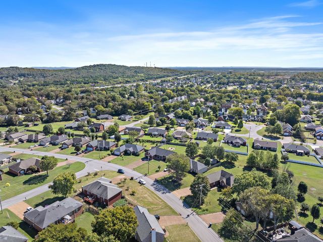 649 Woodburn Dr, Smyrna, TN 37167