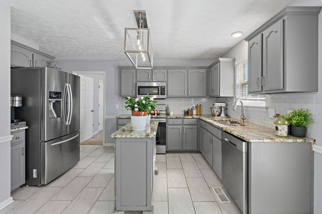 649 Woodburn Dr, Smyrna, TN 37167