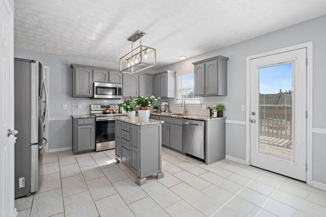 649 Woodburn Dr, Smyrna, TN 37167